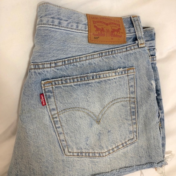 Aritzia Pants - Levis cut off jean shorts light wash